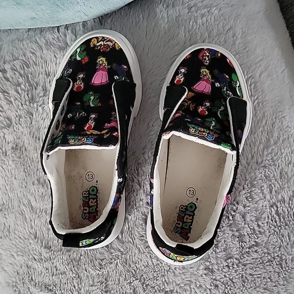 Ground Up Official Nintendo Super Mario Shoes - Picture 7 of 15